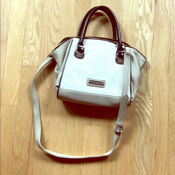 Steve Madden Handbags - Steve Madden Crossbody Handbag